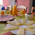 Alojamento de Acomodação e Pequeno-almoço Annie's 3*